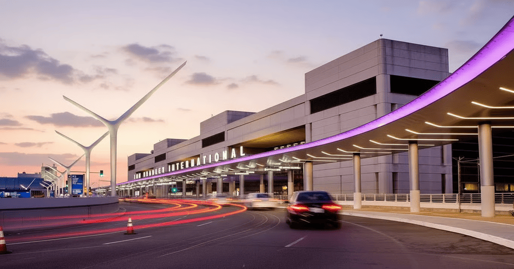 Sân bay này nổi tiếng với cơ sở hạ tầng hiện đại, các dịch vụ đa dạng và những tuyến bay nối liền khắp thế giới